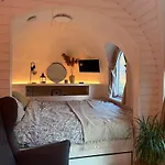 Pedaspae Igloo House And Sauna *